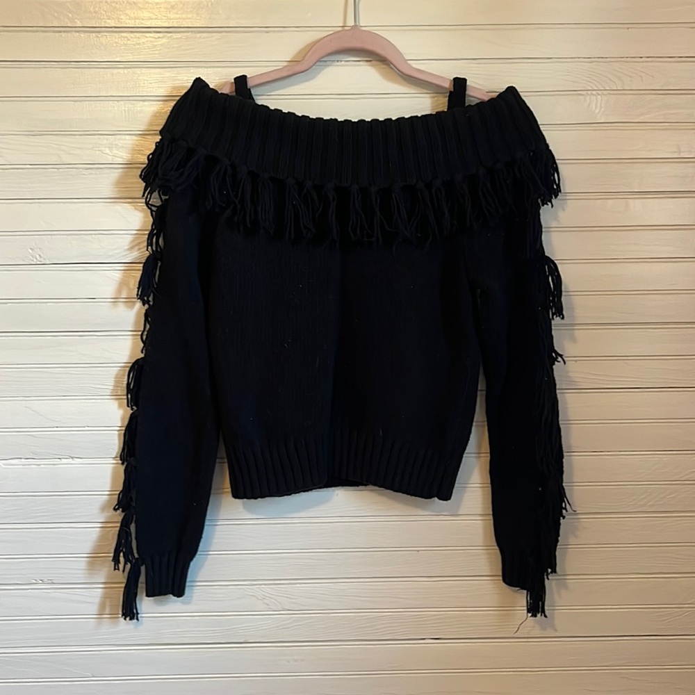 Love this sweater! Perfect for those Yellowstone/country girls! - Picture 1 of 2